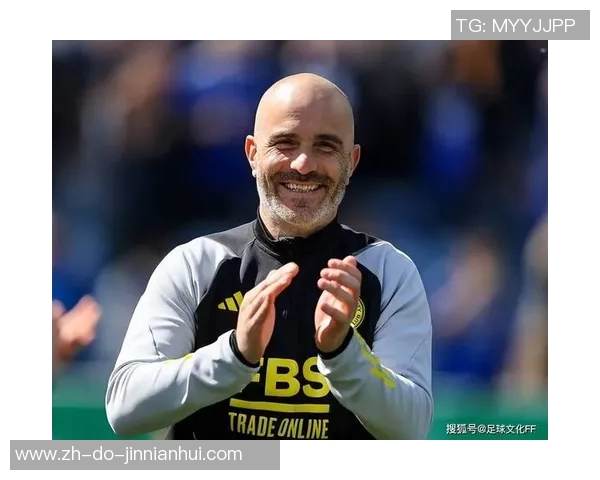 顶级球星全力施展足球射门技艺展现力量速度与精准的极致融合魅力 顶级球星全力施展足球射门技艺展现力量速度与精准的极致融合魅力